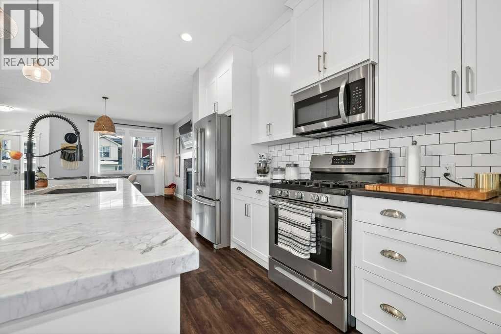 92 Fireside Crescent — photo 4