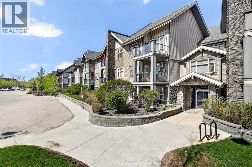216, 35 Aspenmont Heights SW — photo 2
