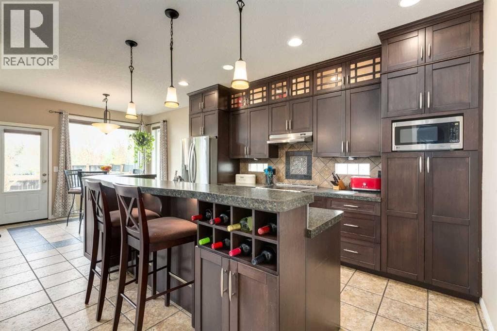 569 Chaparral Drive SE — photo 4