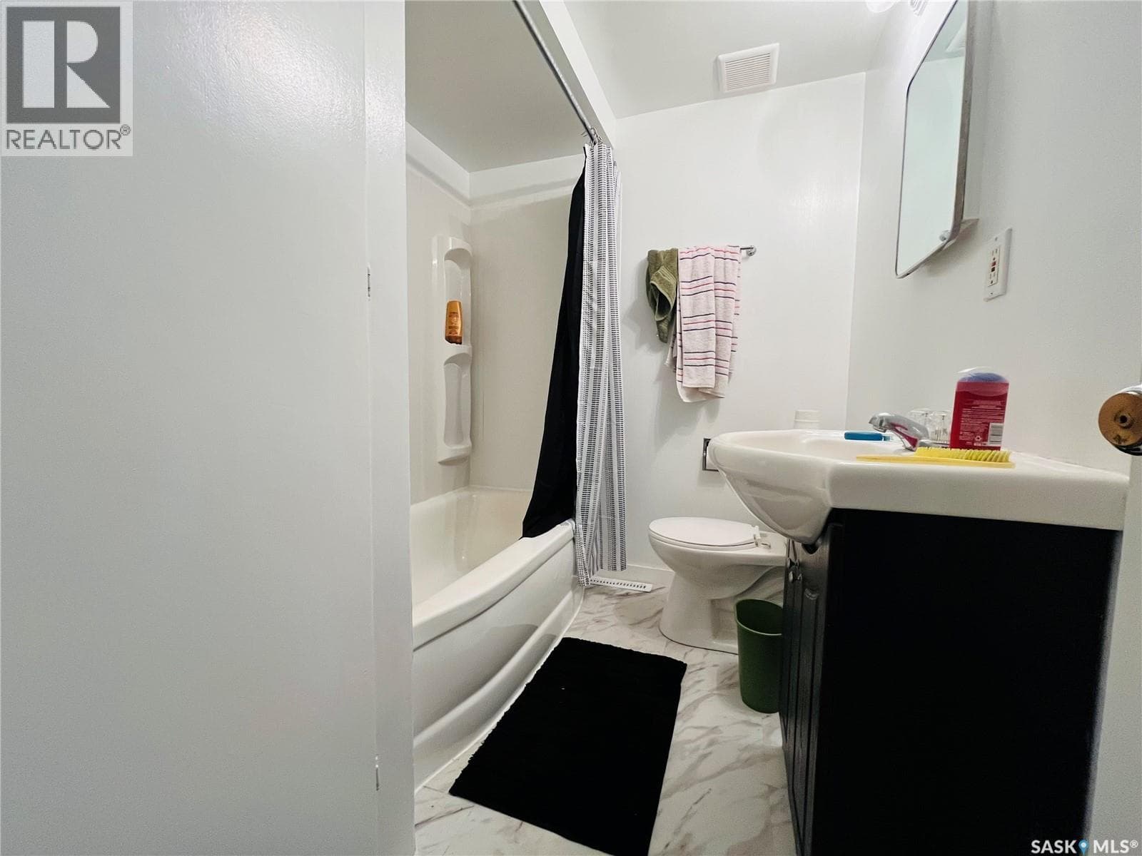 335 Chaplin STREET W — photo 3