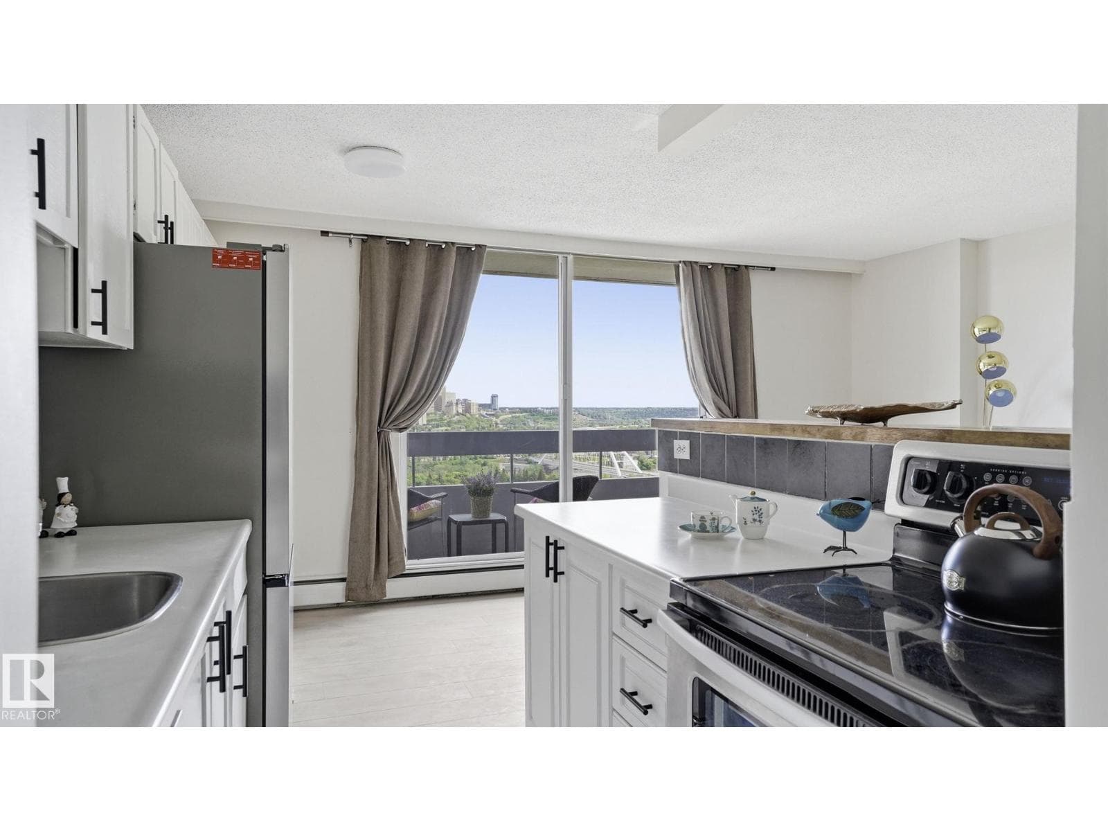 #807 10883 SASKATCHEWAN NW DR NW NW — photo 2