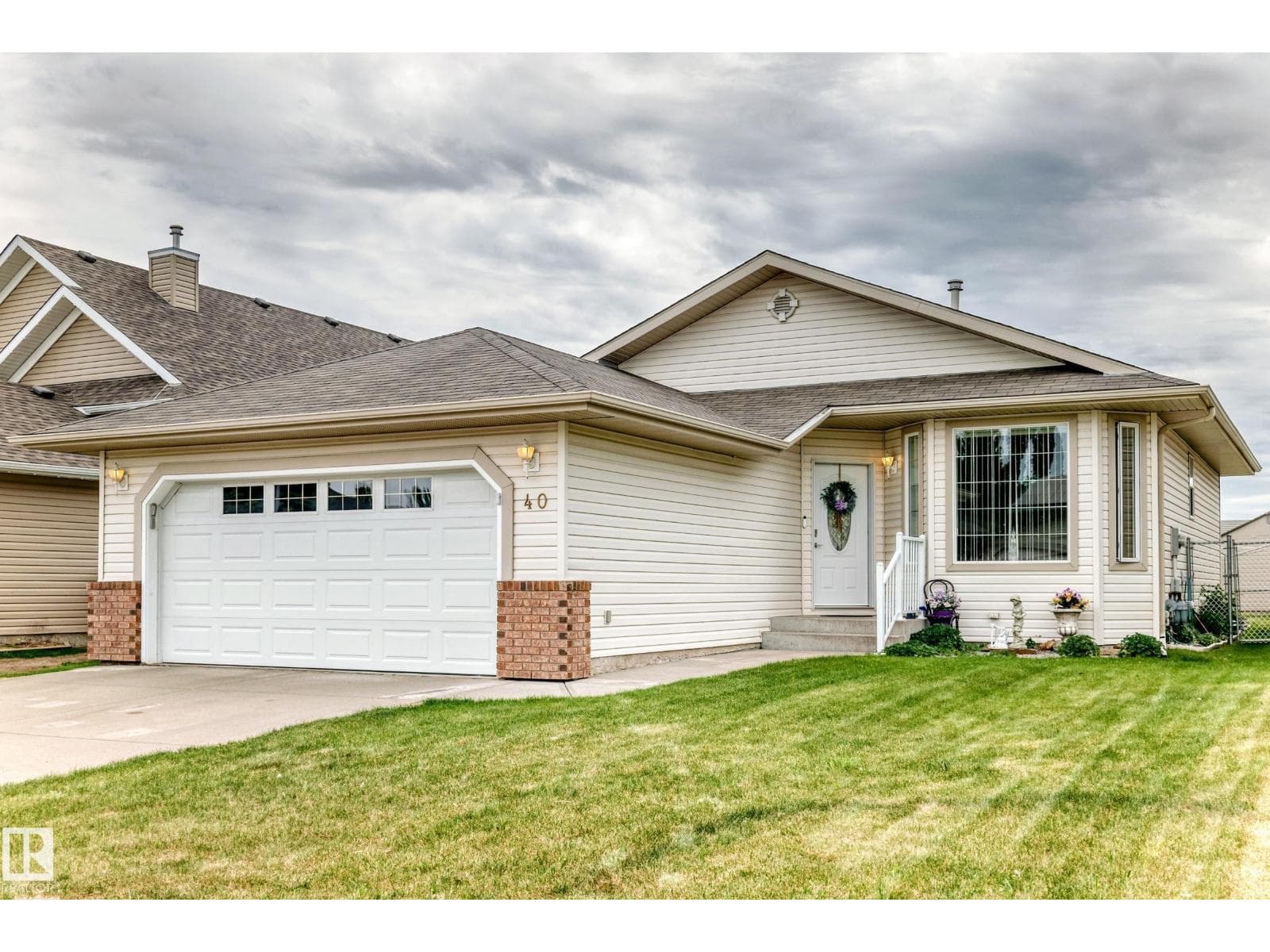 40 HERITAGE CR