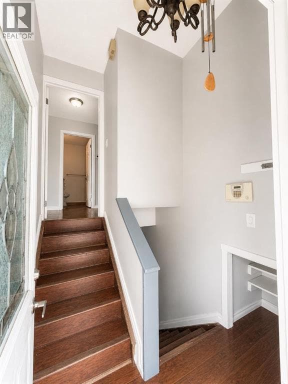 422 40 Street NE — photo 2