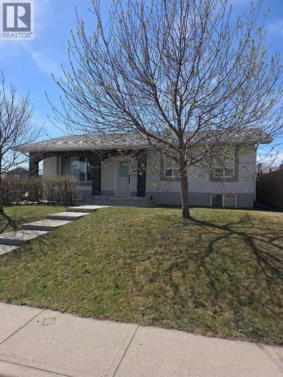 3503 48 Street NE — photo 2