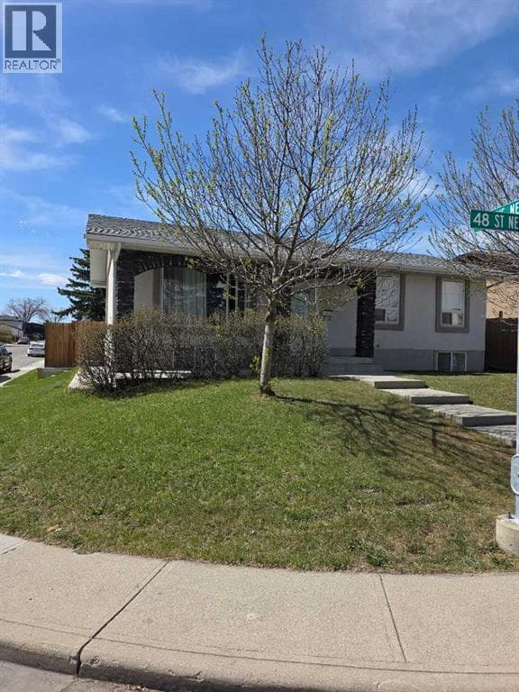 3503 48 Street NE — photo 3