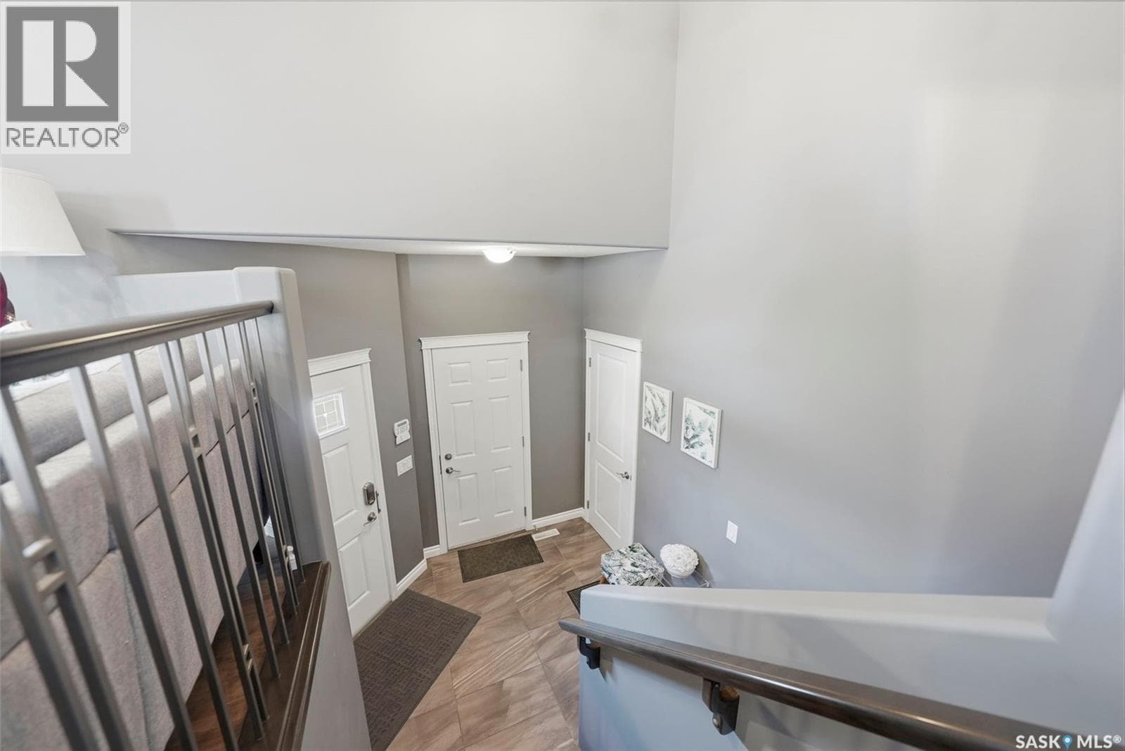711 Sutter CRESCENT — photo 2