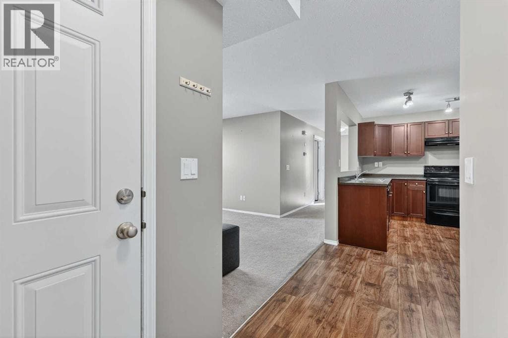 302, 8 Bayside Place — photo 5
