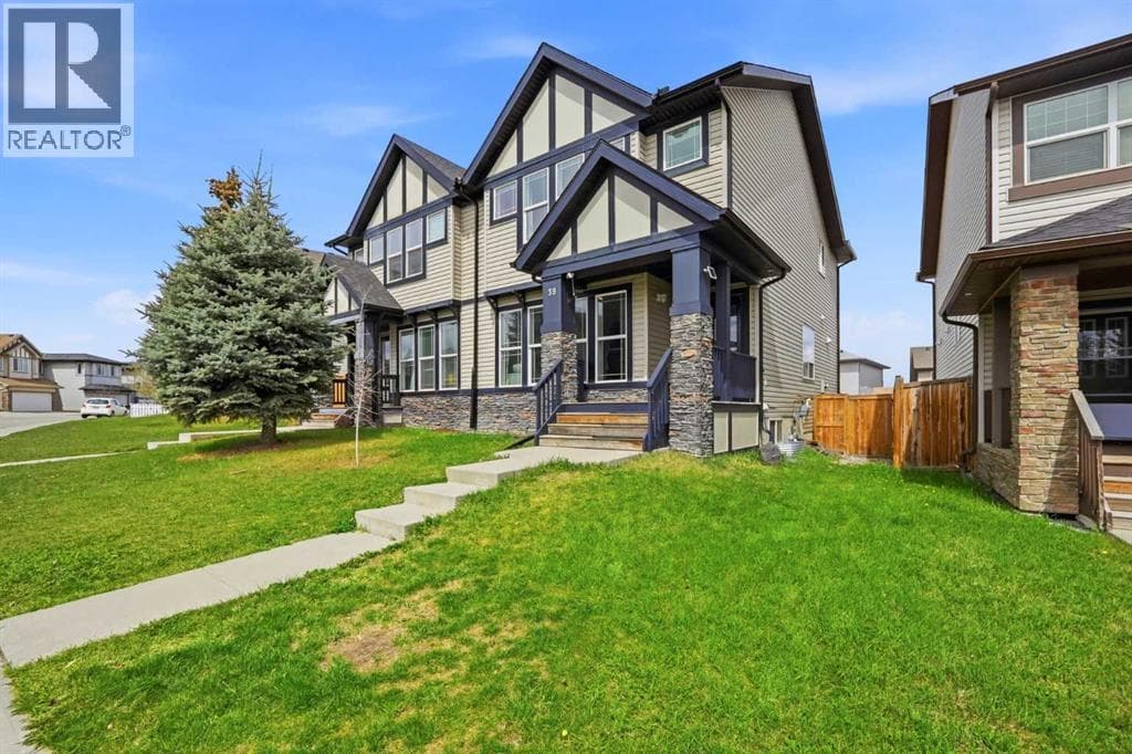 39 Panora Square NW — photo 2