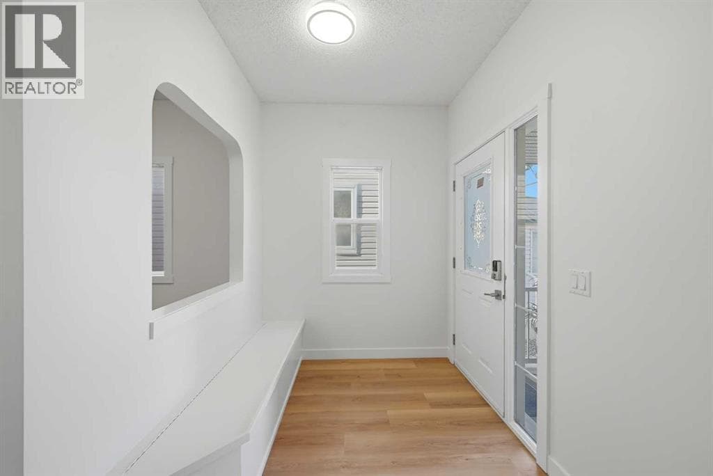 88 Saddletree Close NE — photo 4
