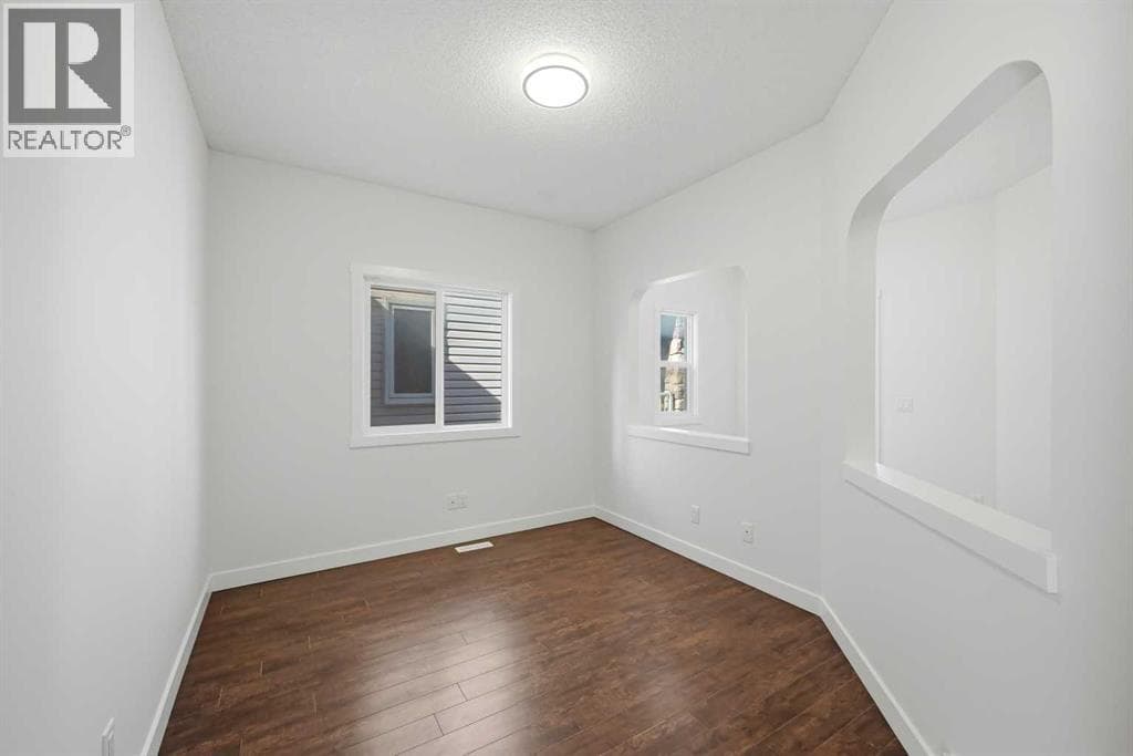 88 Saddletree Close NE — photo 5