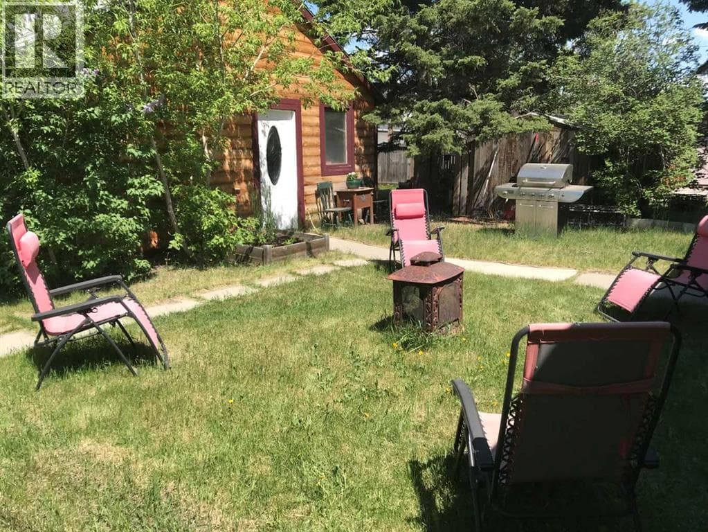 6424 32 Avenue NW — photo 3
