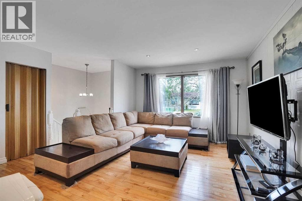 1187 Falconridge Drive NE — photo 4