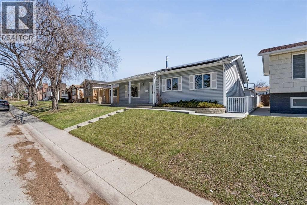 320 Whiteview Road NE — photo 2