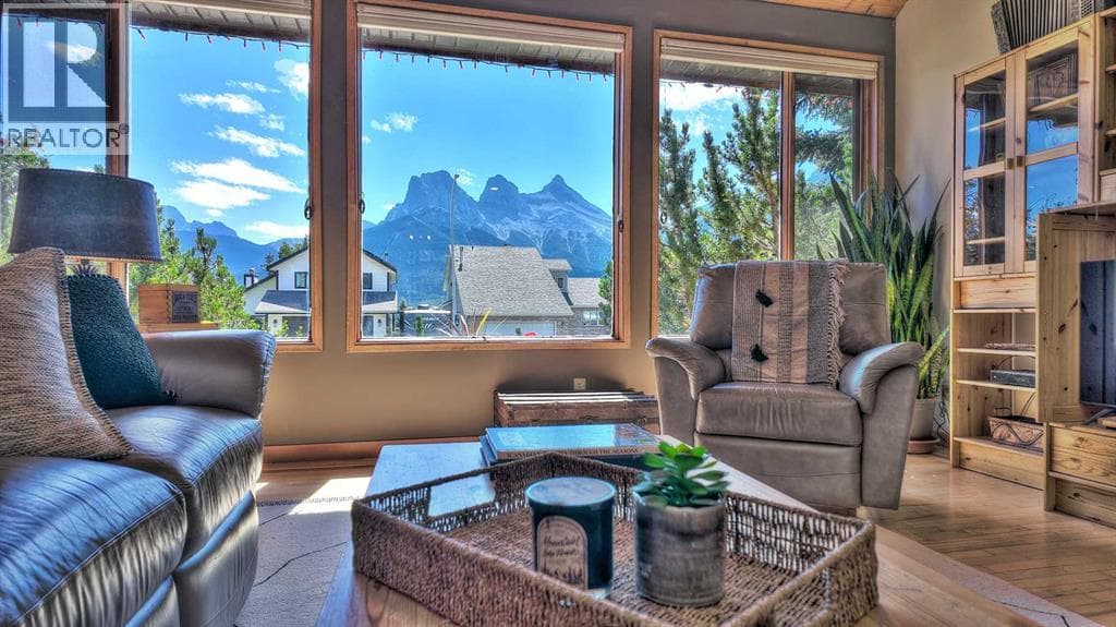 226 Lady MacDonald Drive — photo 2