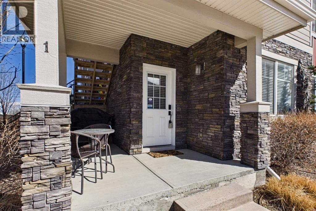 1, 67 West Coach Manor SW — photo 2