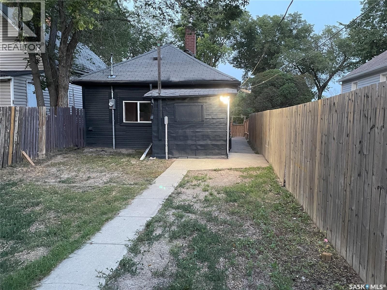 1668 Ottawa STREET — photo 3
