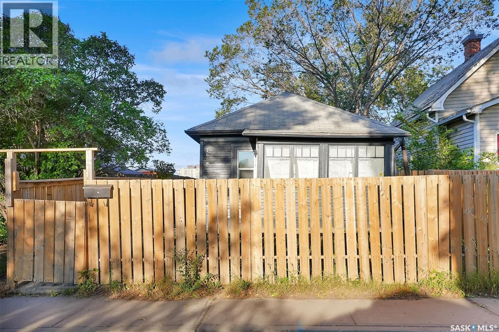 1668 Ottawa STREET — photo 5