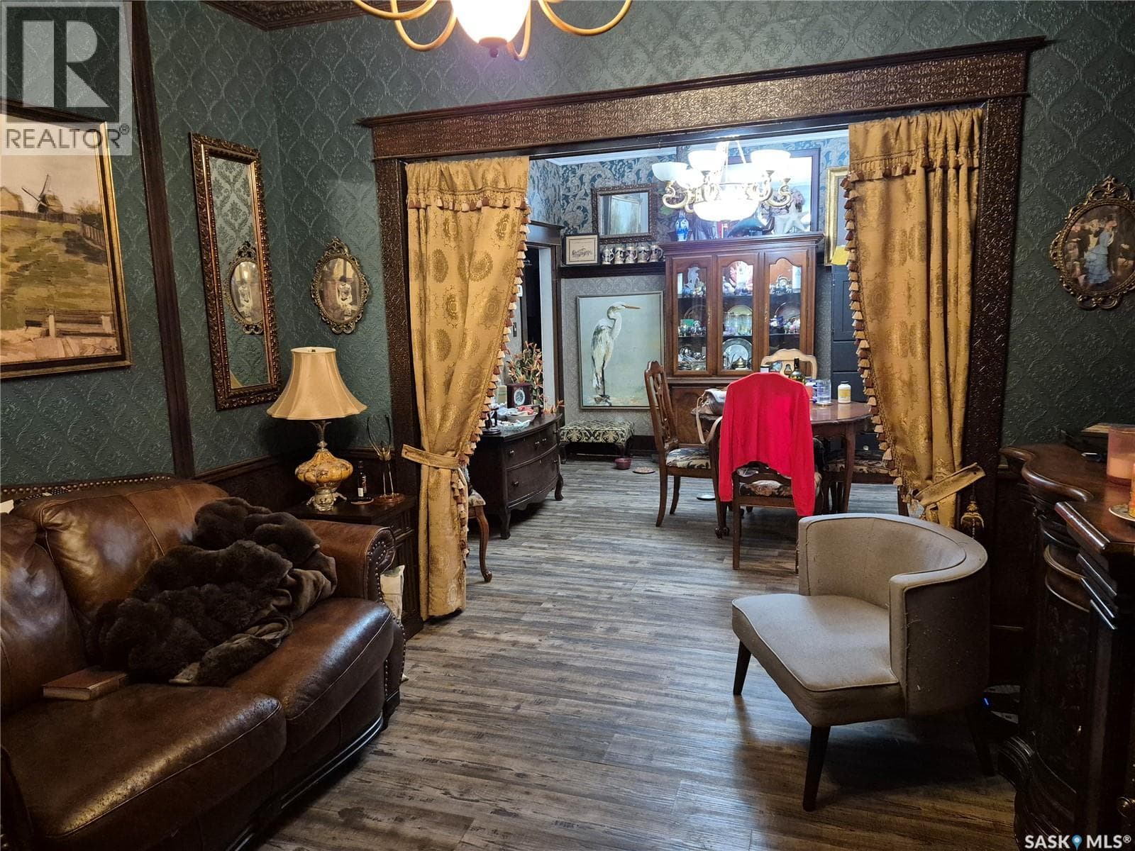 303 Edward STREET — photo 3