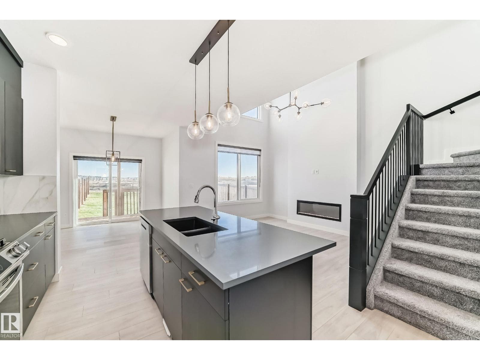 9411 PEAR CR SW