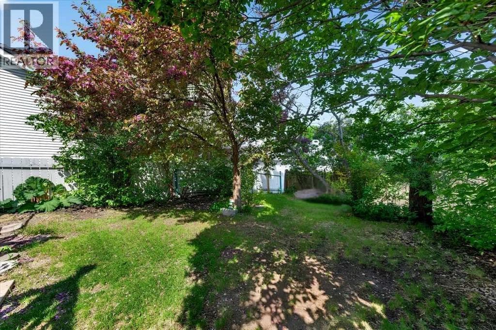 166 Mt Lorette Close SE — photo 3