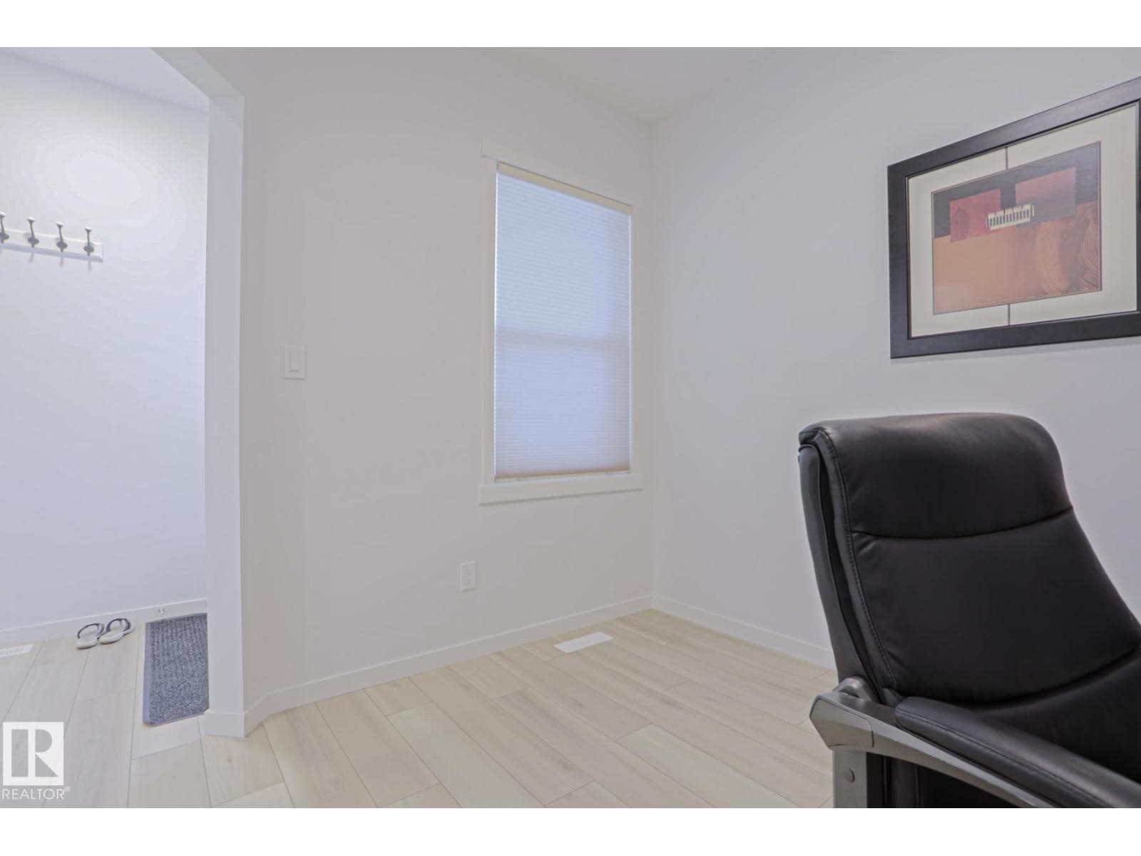 28 ROSEWOOD WY — photo 4