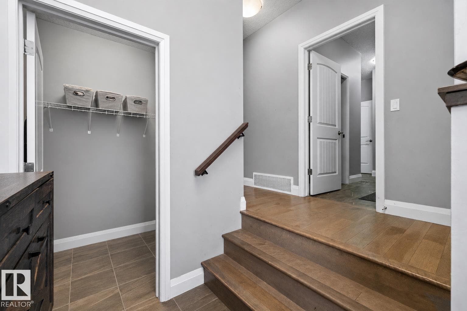 153 STURTZ BN — photo 4