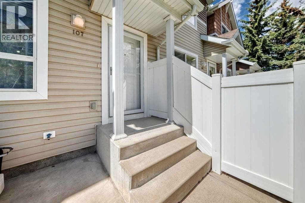 107 Tuscany Court NW — photo 2