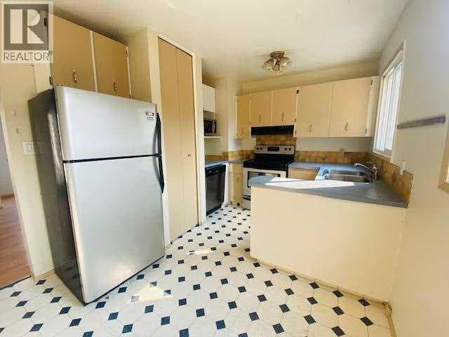 20, 441 SWITZER Drive — photo 2