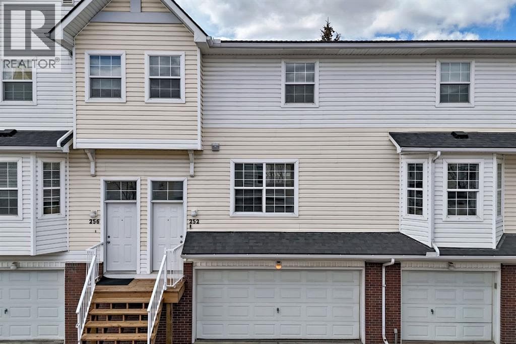 252 Prestwick Acres Lane SE