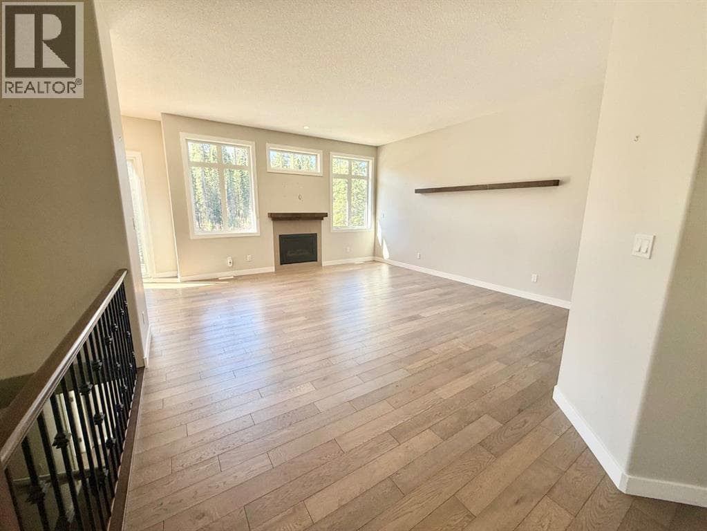 128 BERRY Place — photo 3