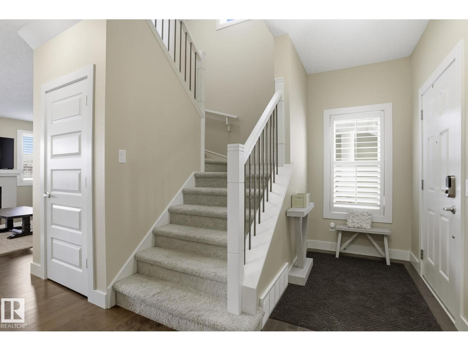 1915 77 ST SW — photo 3
