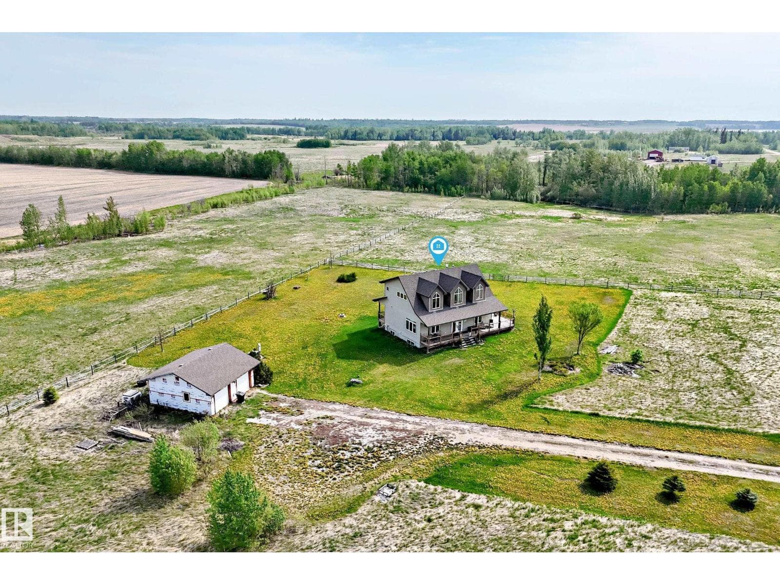 2420 TWP ROAD 555 — photo 2