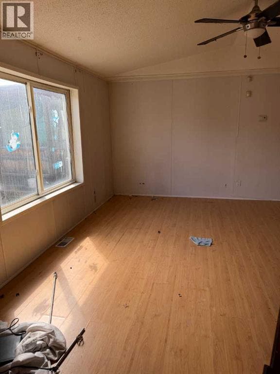 84, 1101 84 Street NE — photo 2