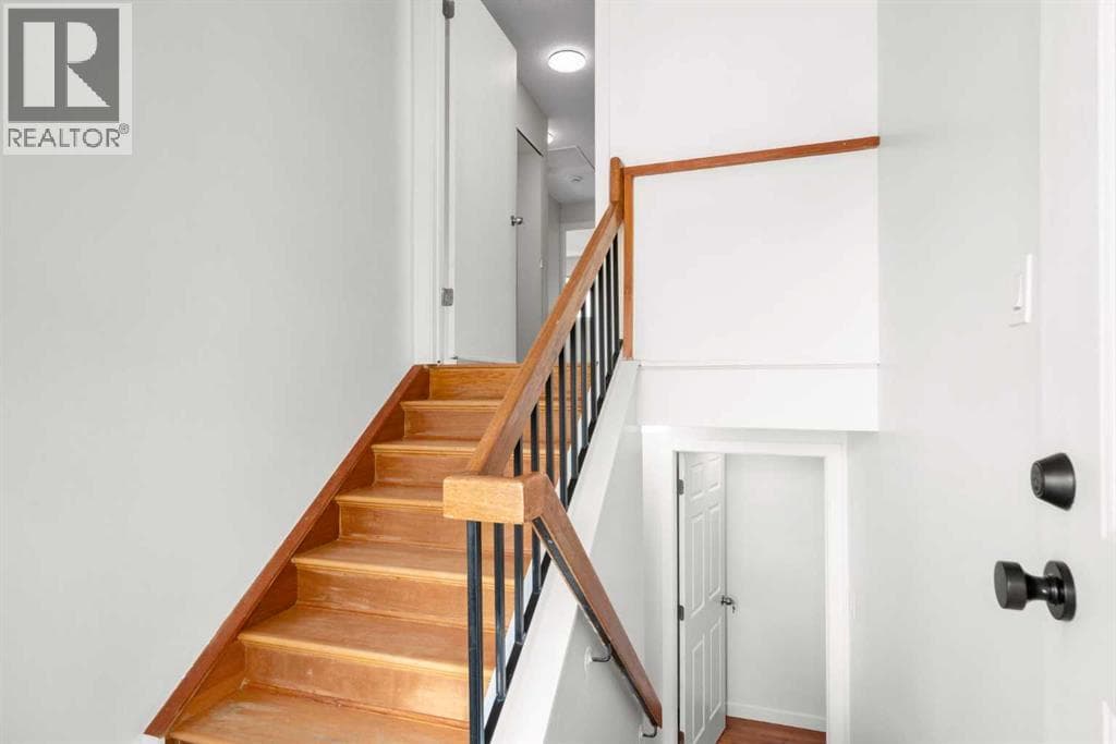 124 Bergen Crescent NW — photo 3