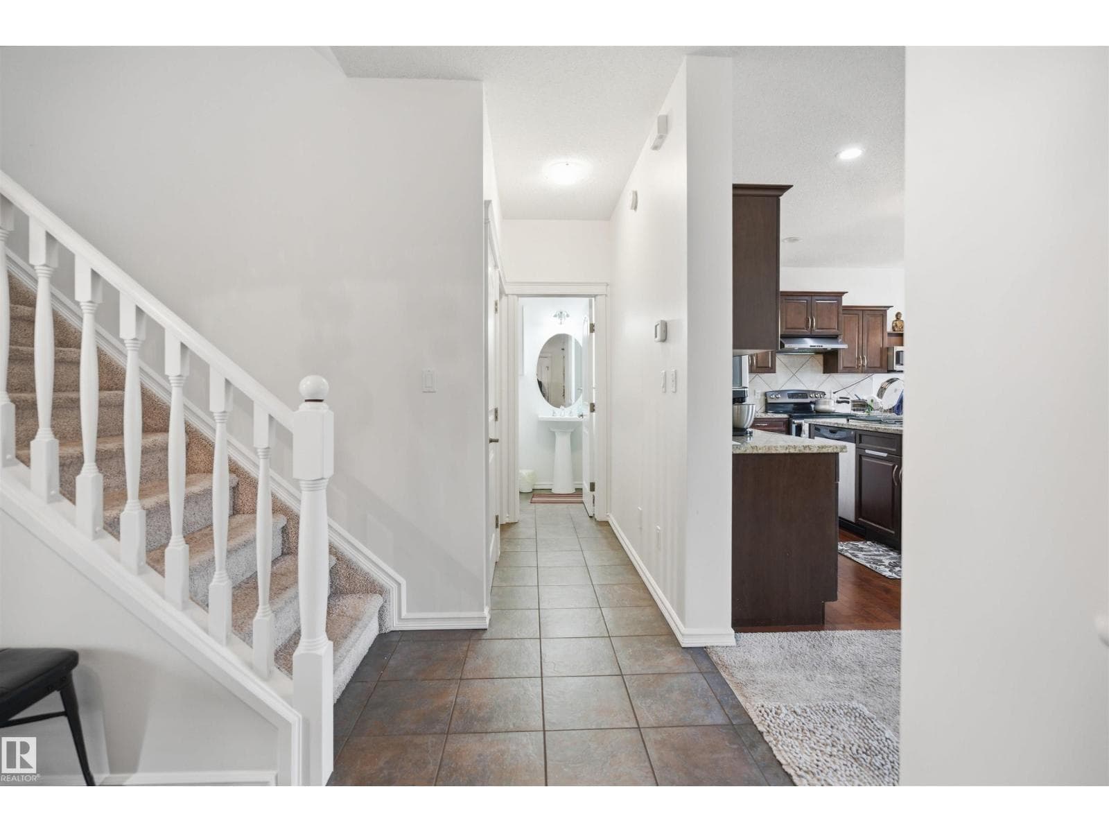 1523 36 AV NW — photo 5