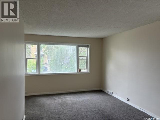 2047 Retallack STREET — photo 2