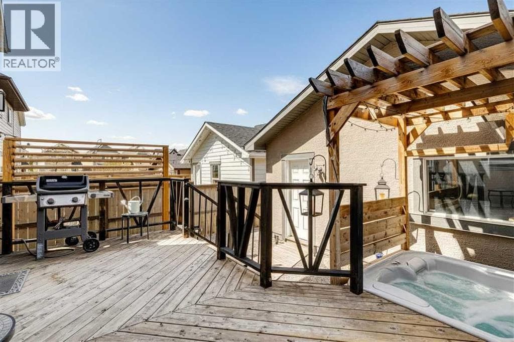 216 Mahogany Grove SE — photo 4