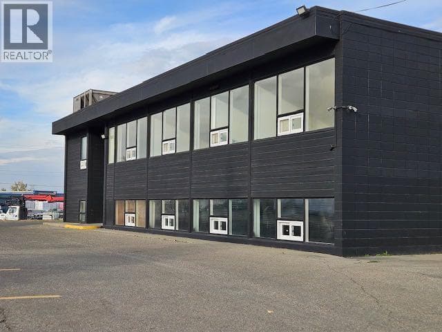340 50 Avenue SE — photo 4