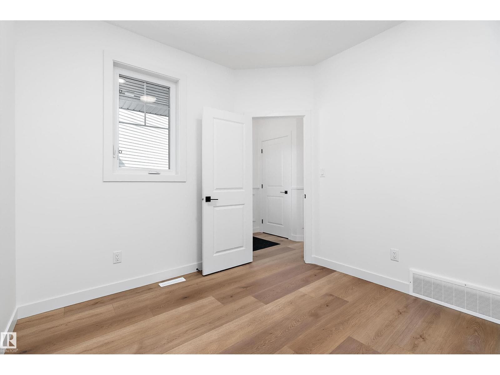 1132 GOLDFINCH CR NW NW — photo 4