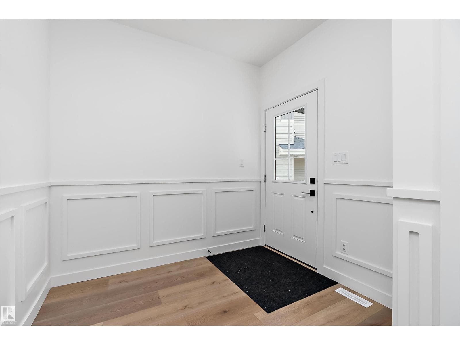 1134 GOLDFINCH CR NW NW — photo 2