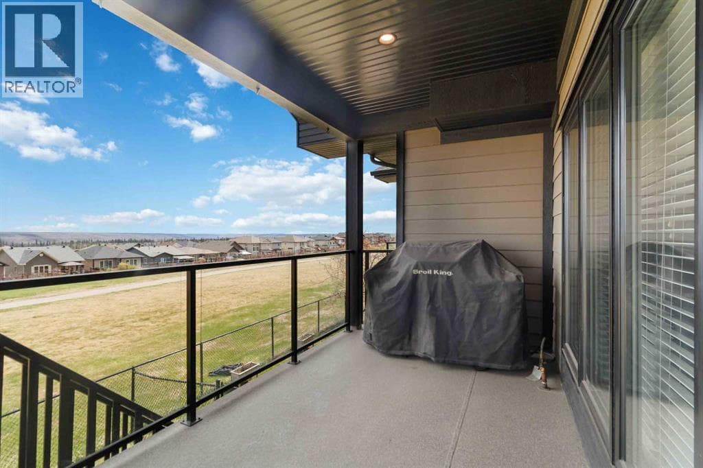 14, 208 SPARROW HAWK Drive — photo 4