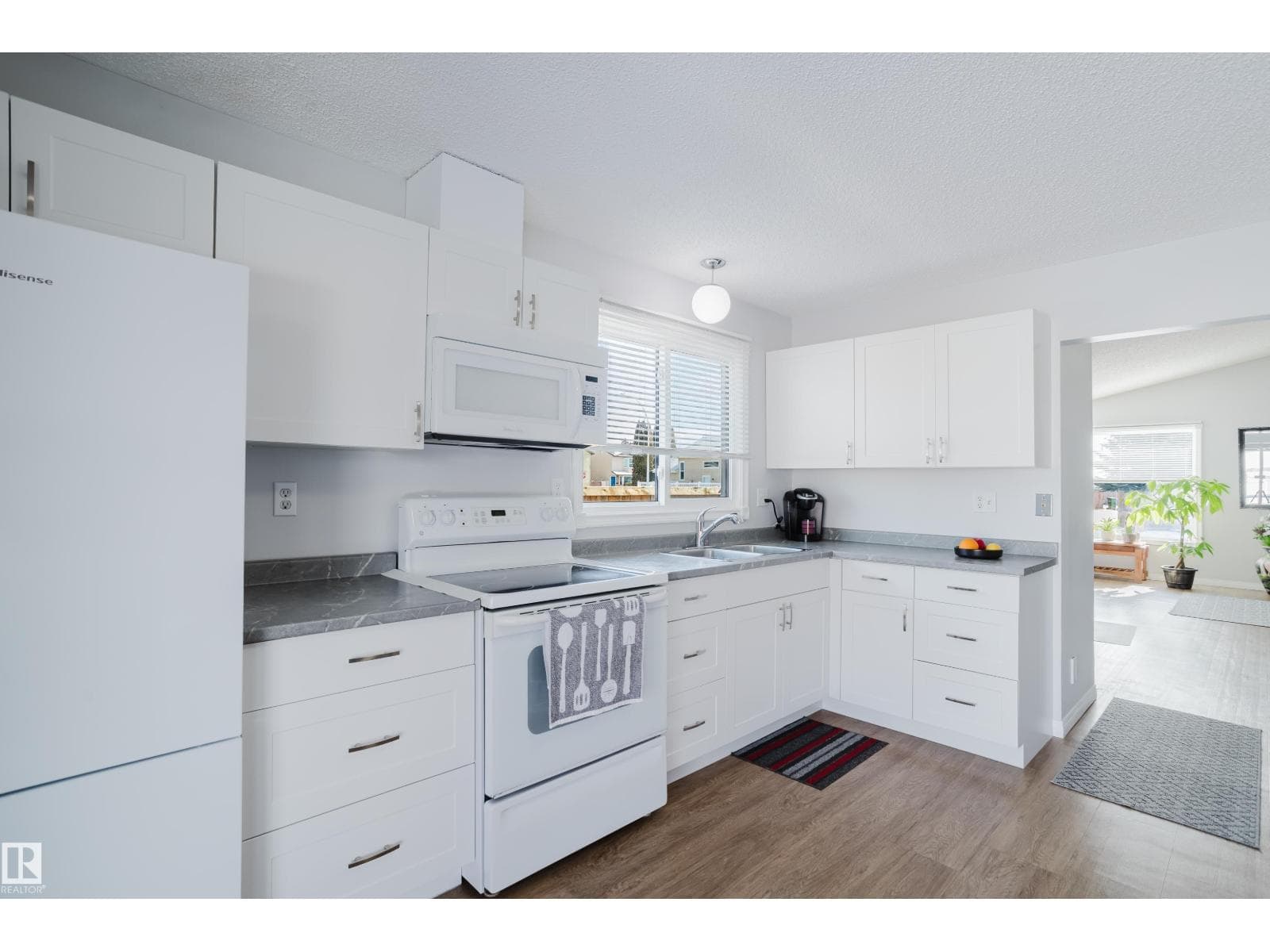 6 KINISKI CR NW — photo 3