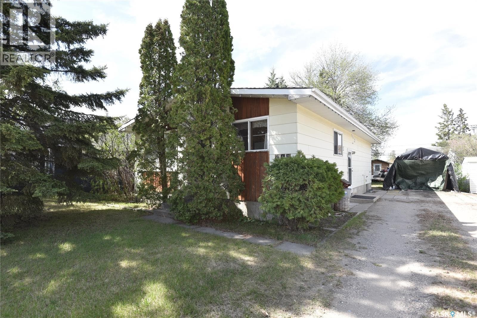 409 Nipawin ROAD E