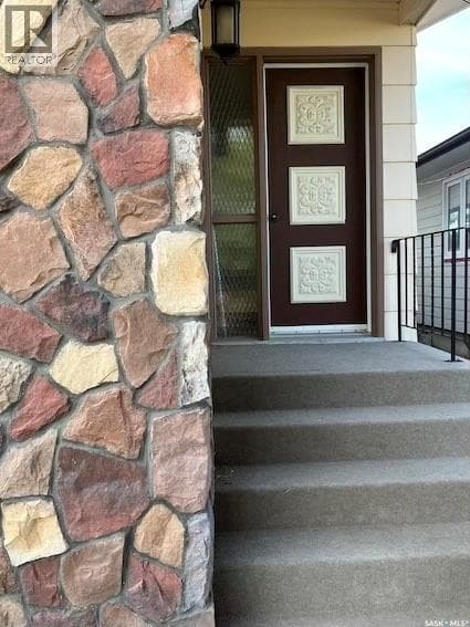 1011 Granville AVENUE — photo 3