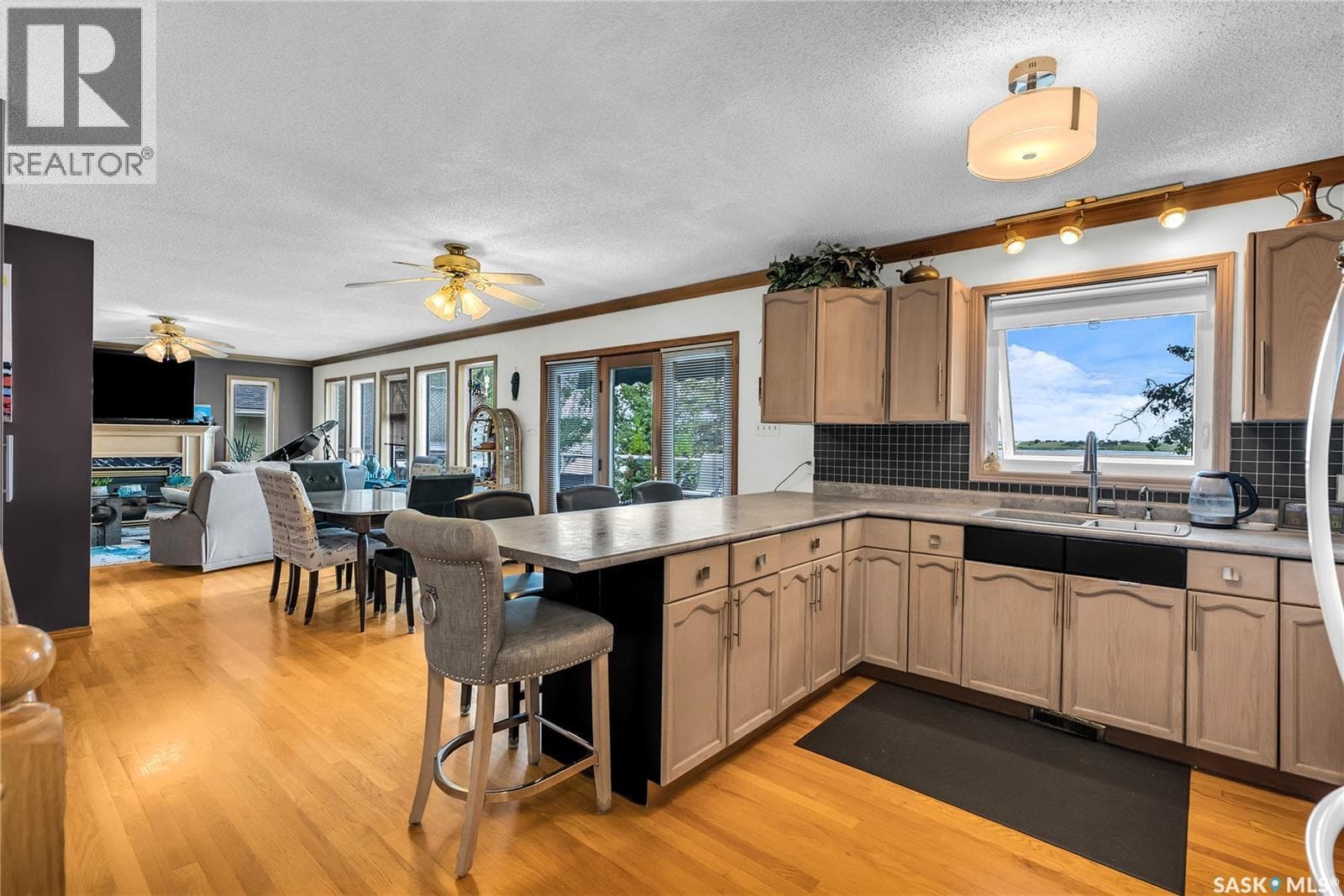 37 McCrimmon CRESCENT — photo 2