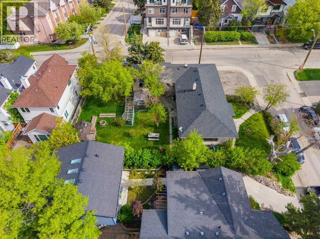 1607 25 Avenue SW — photo 3