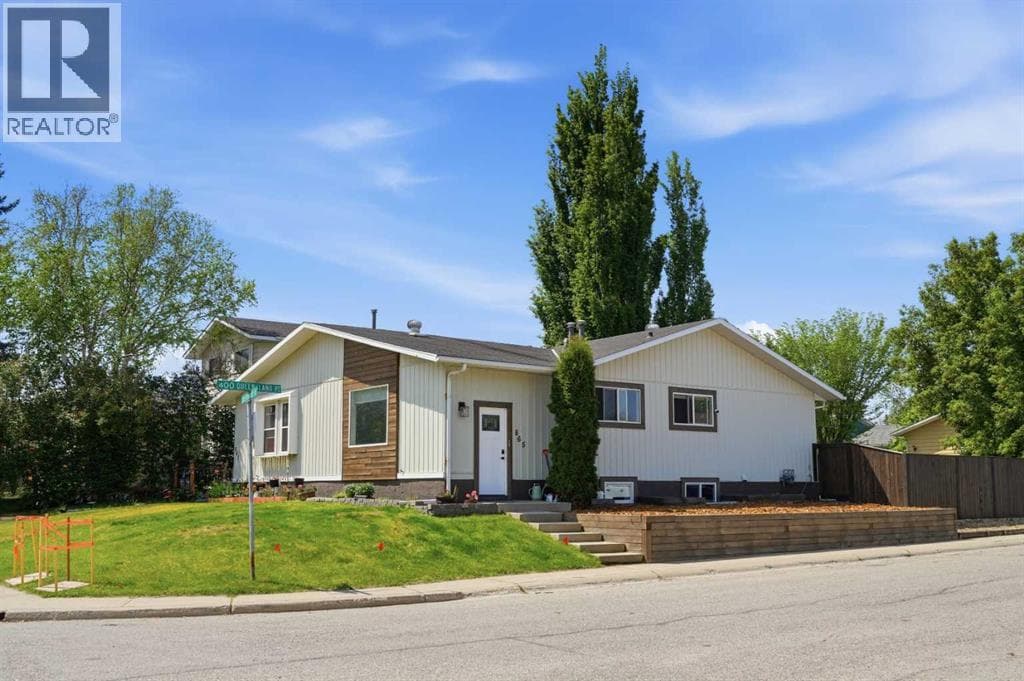 865 Queensland Drive SE — photo 2