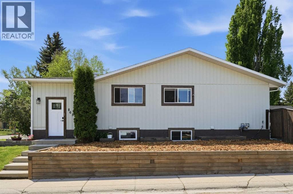 865 Queensland Drive SE