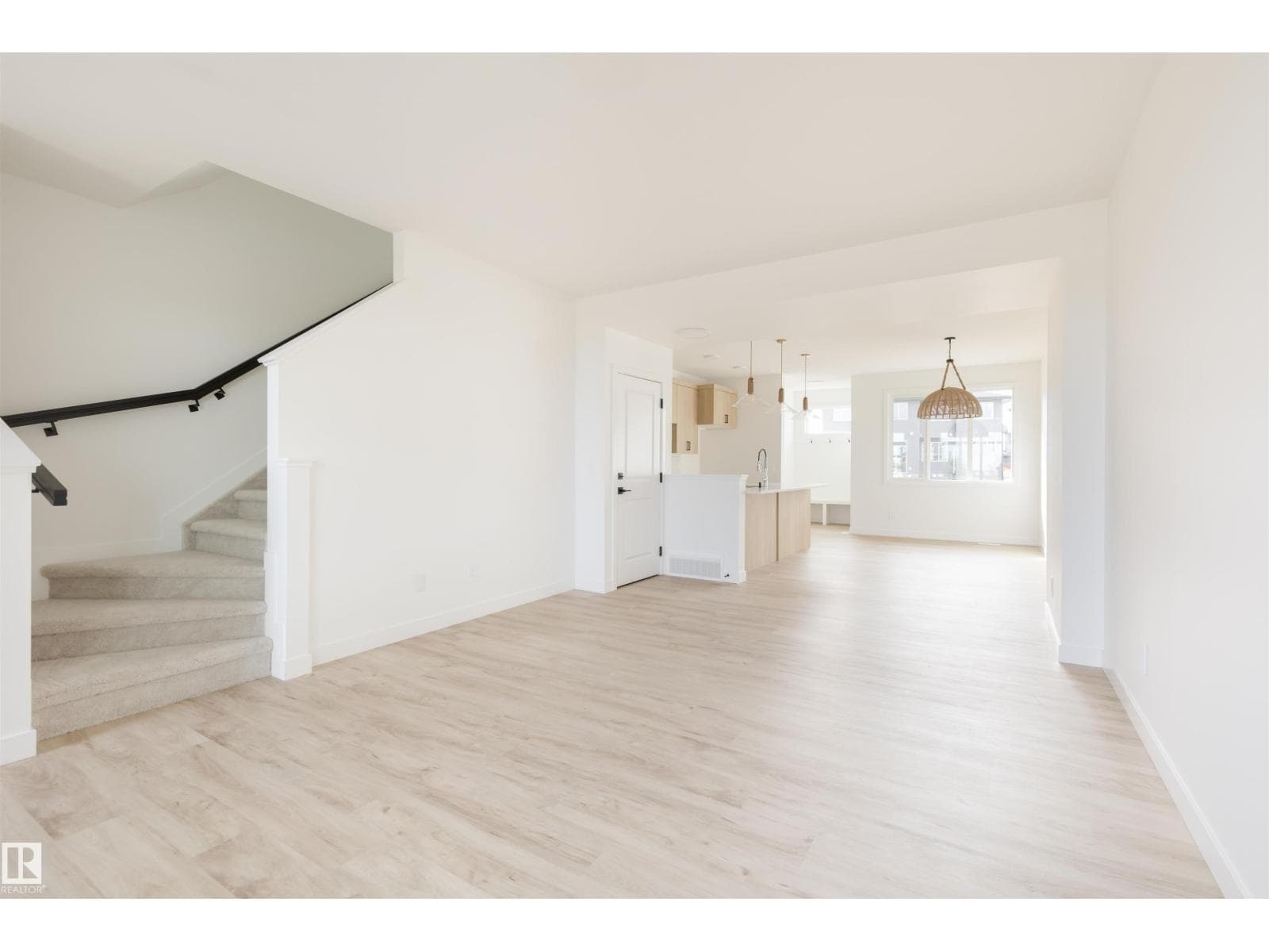 2630 62 ST SW — photo 4