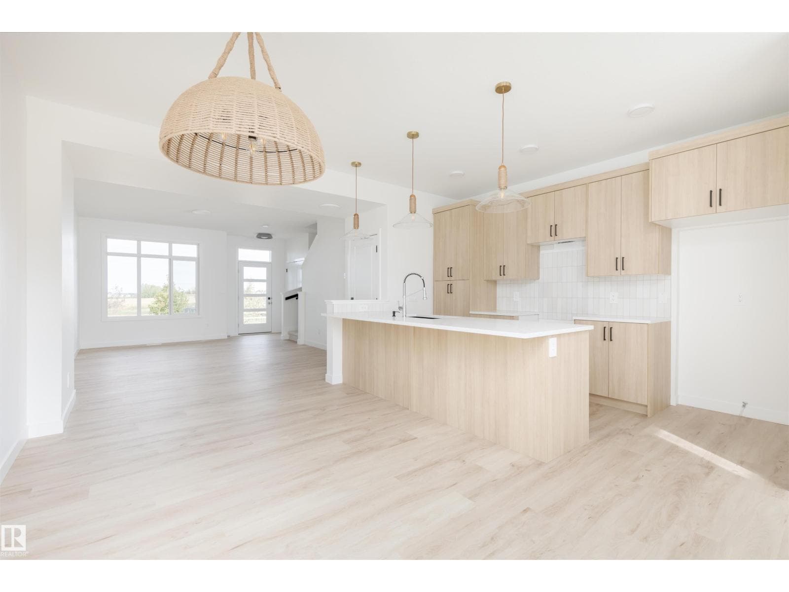2638 62 ST SW — photo 2